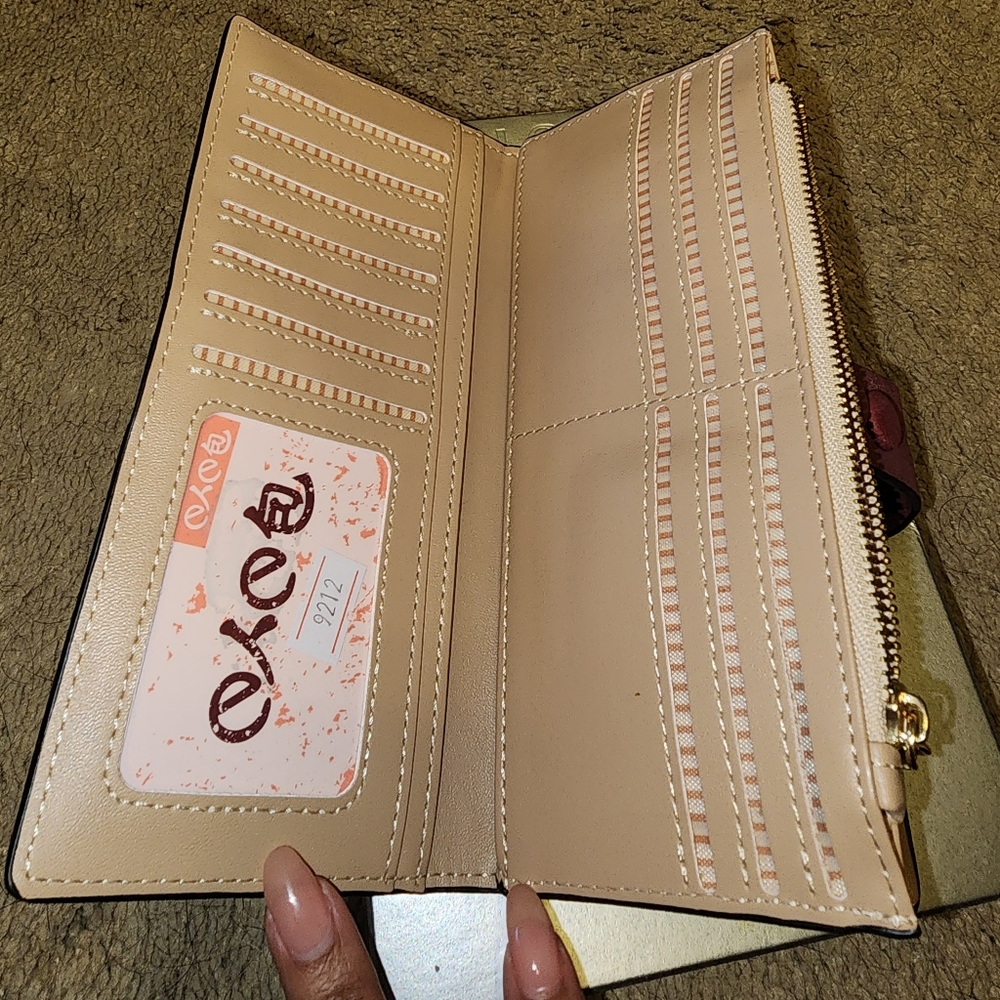 Wallet - Picture 3 of 5